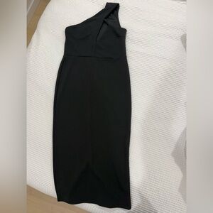PrettyLittleThing Black one shoulder dress